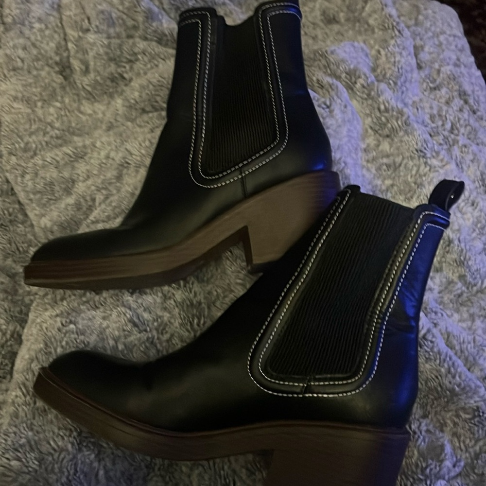 BANDOLINO BLACK BOOTIES